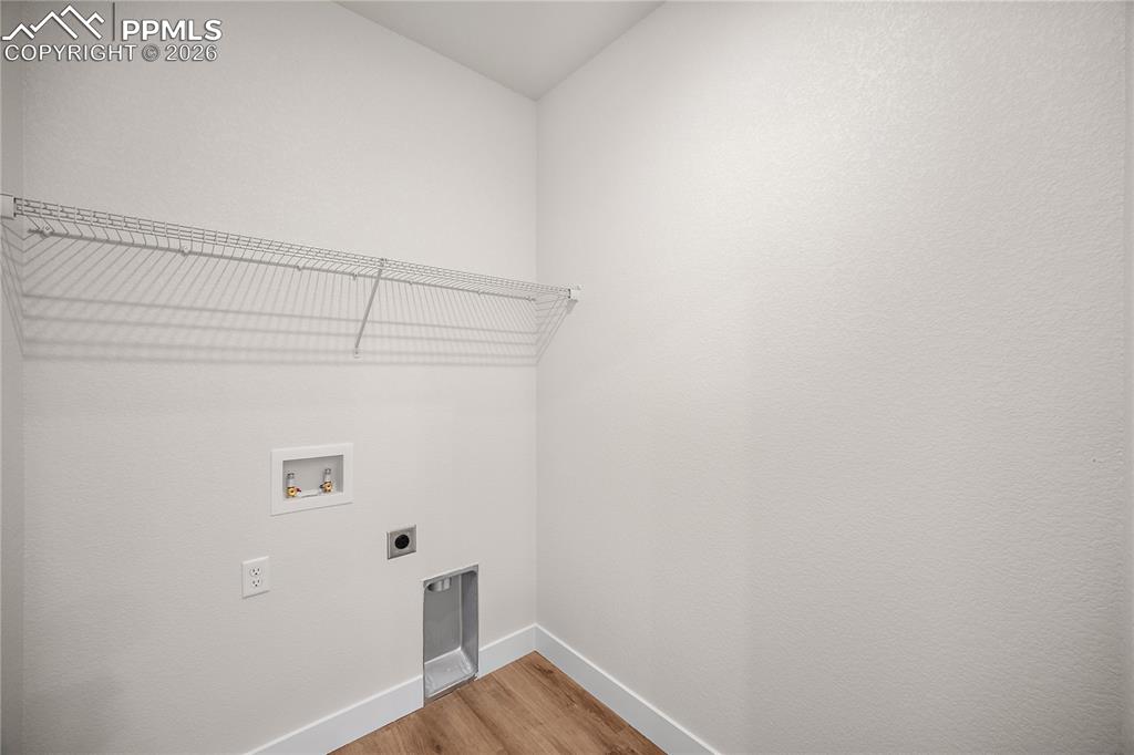 Image 16 of 33: Laundry