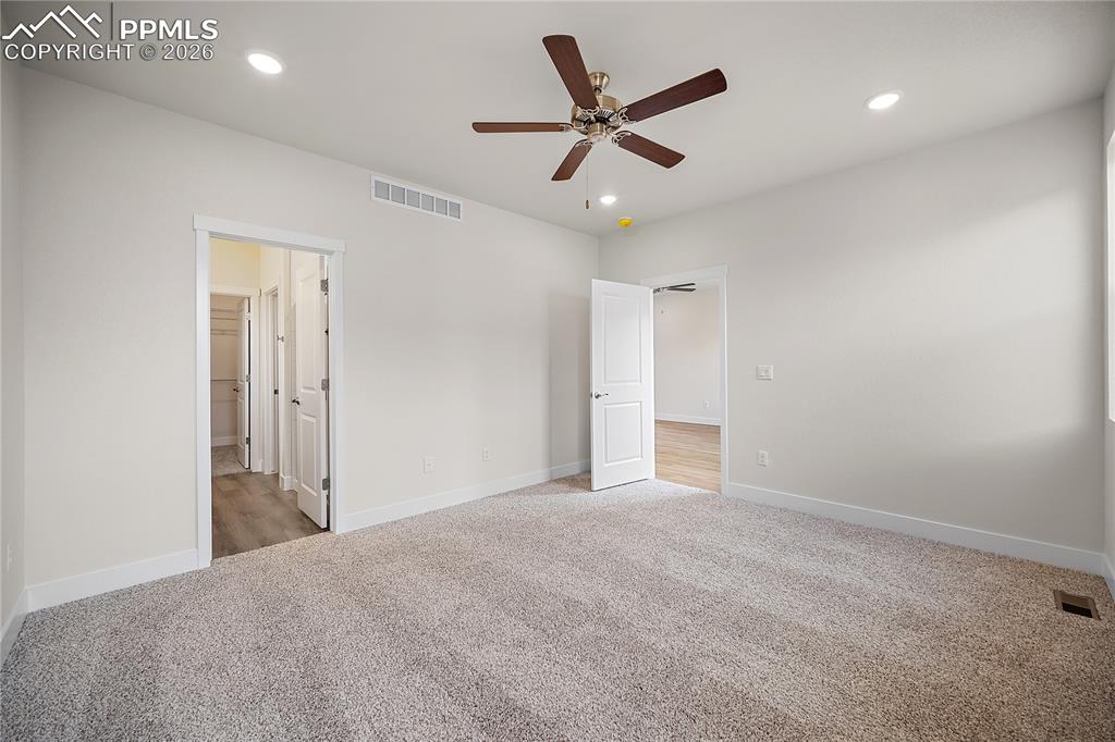 Image 23 of 33: Bedroom