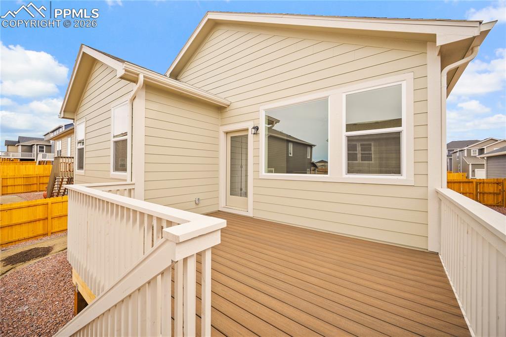 Image 30 of 33: Deck