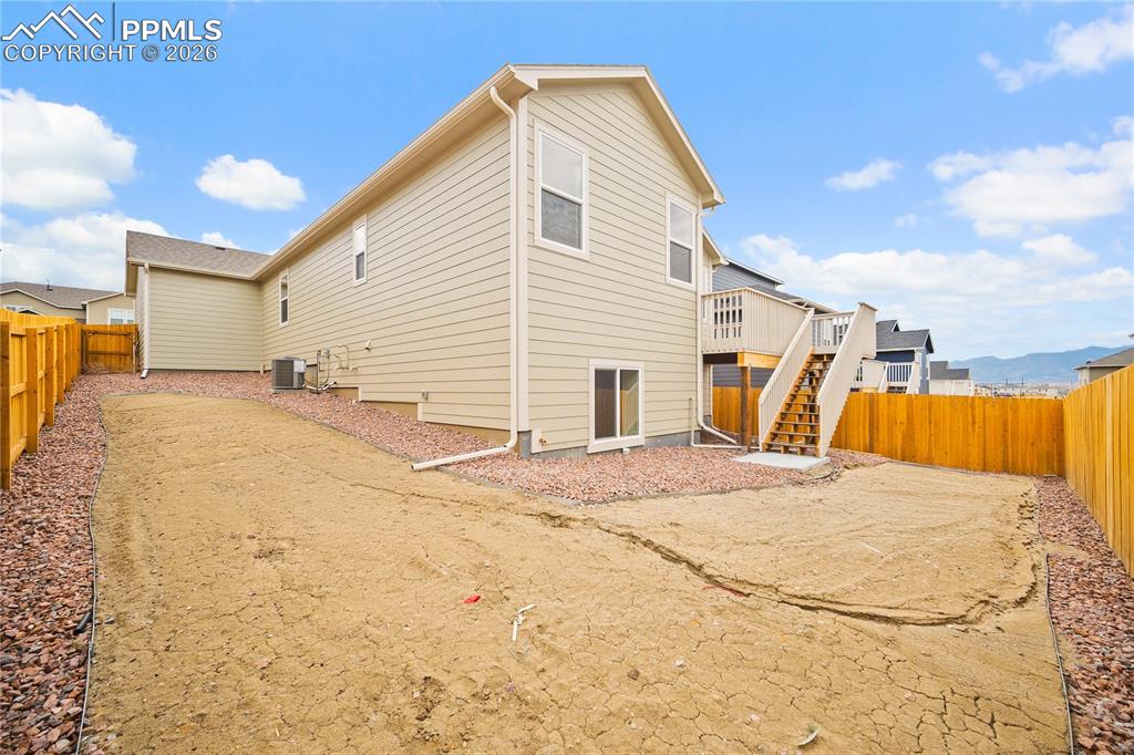 Image 33 of 33: Back of Structure