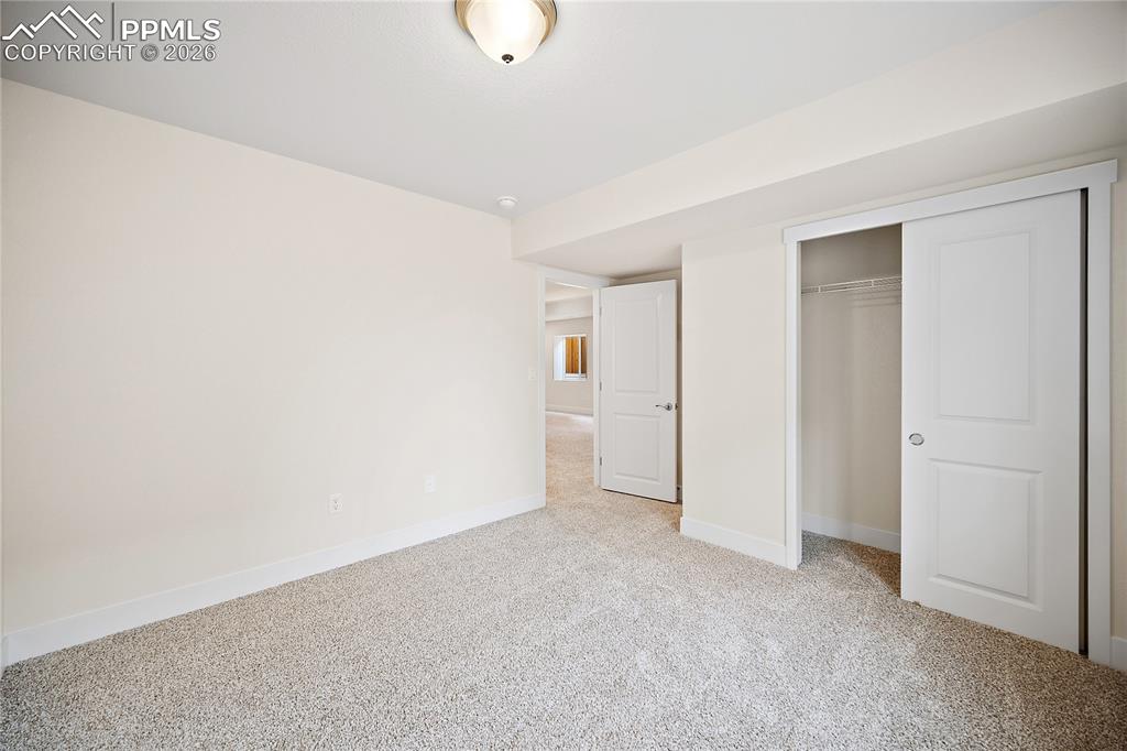 Image 5 of 33: Bedroom