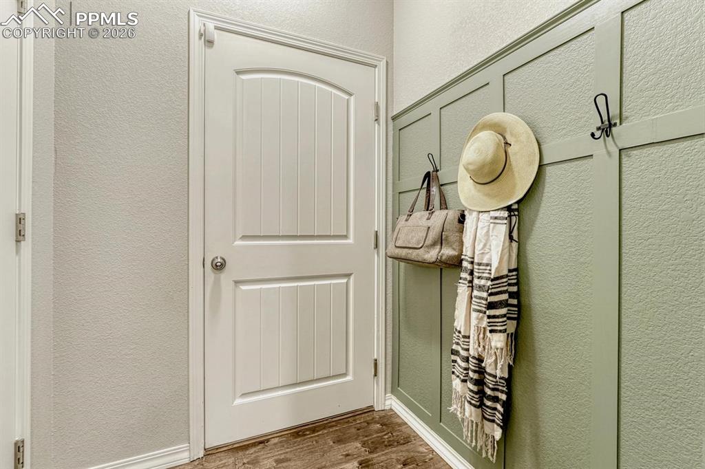 Image 16 of 50: Mud Room