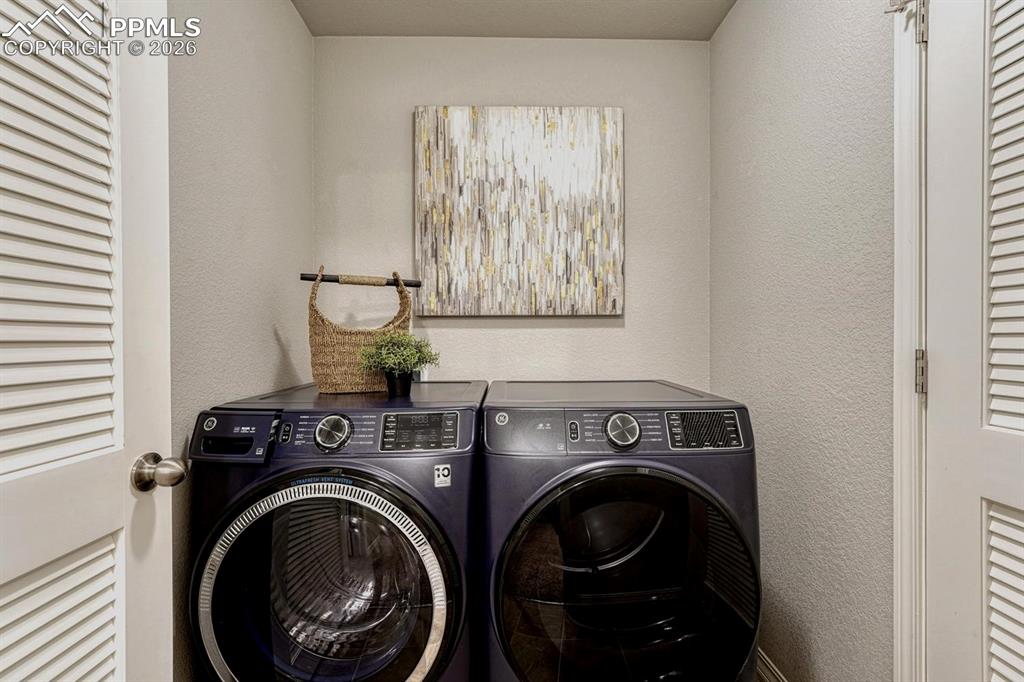 Image 37 of 50: Laundry