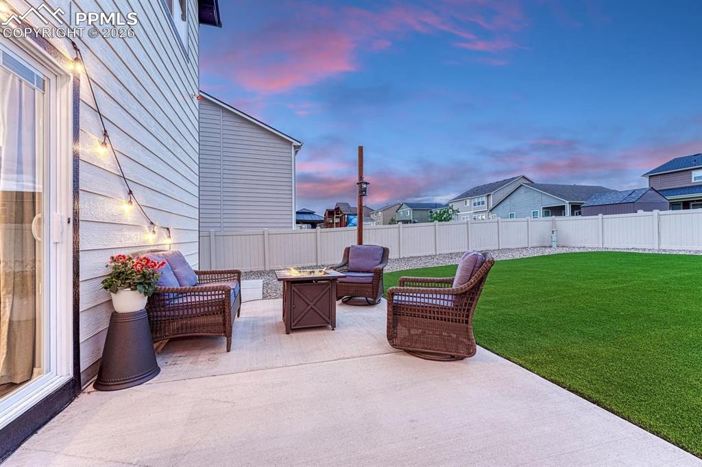 Image 8 of 50: Patio