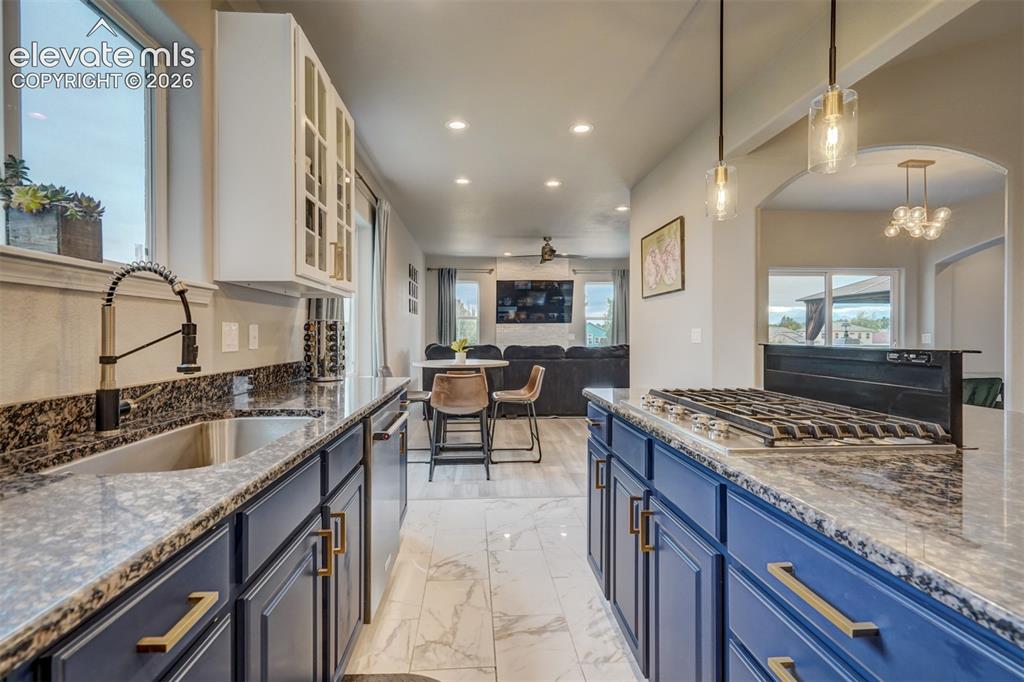 Image 11 of 49: Kitchen