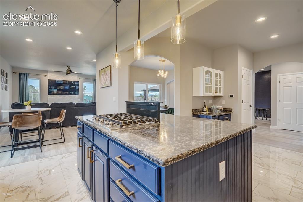 Image 12 of 49: Kitchen