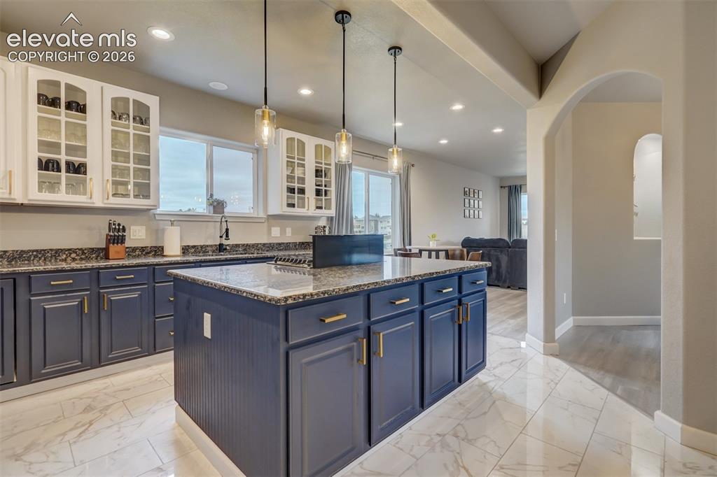 Image 13 of 49: Kitchen