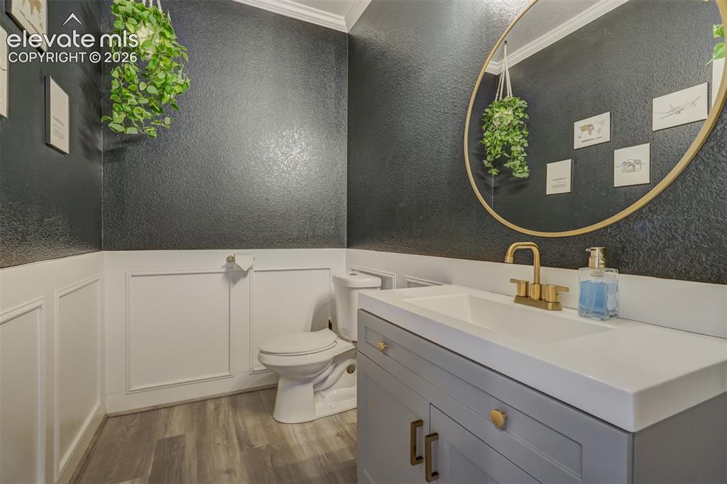 Image 16 of 49: Bathroom