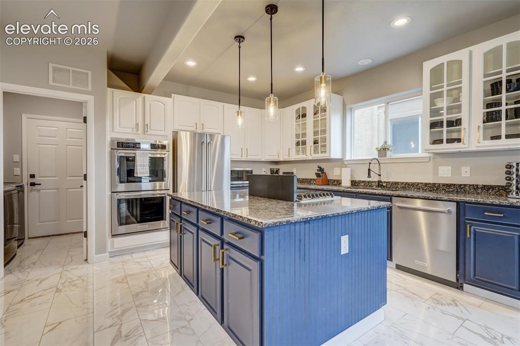 Image 8 of 49: Kitchen