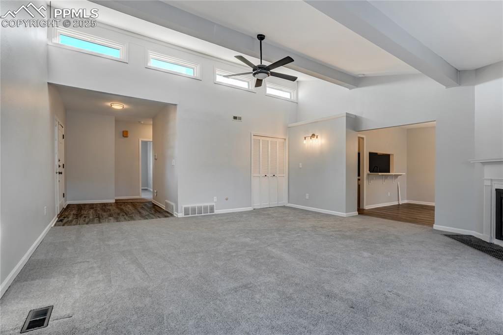 Image 9 of 50: Living Room