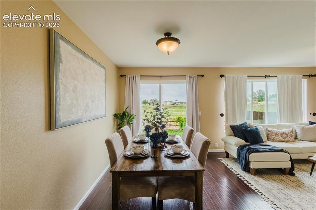 Image 10 of 49: Dining Area