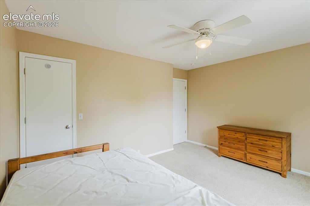 Image 31 of 49: Bedroom