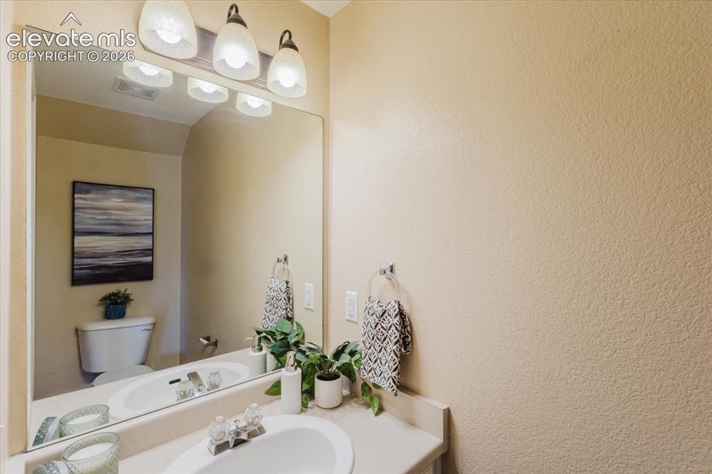 Image 5 of 49: Bathroom