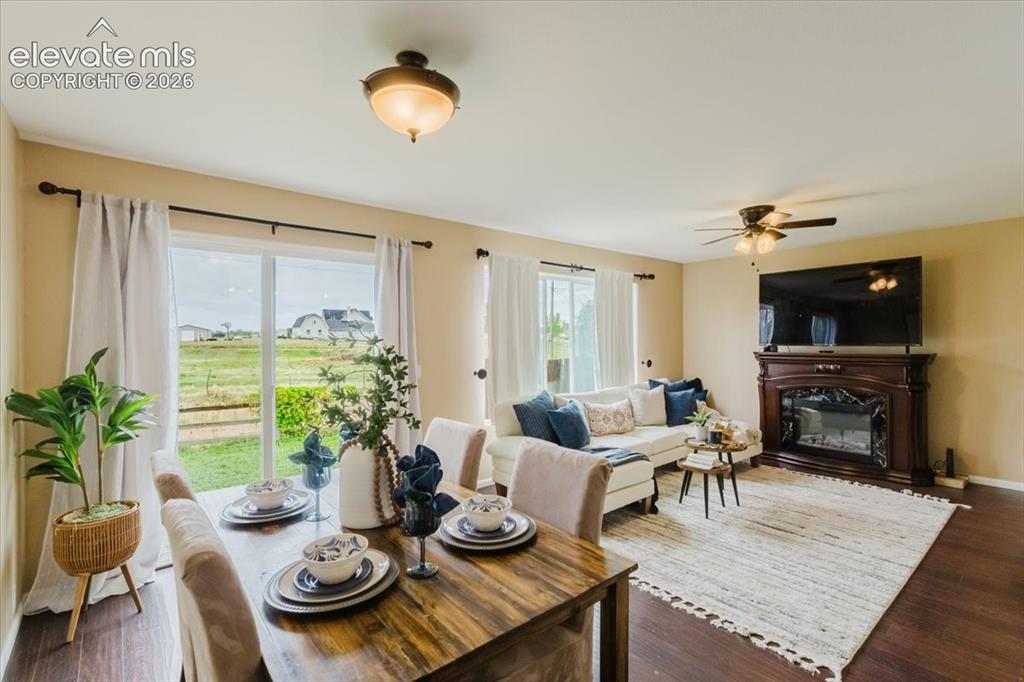 Image 9 of 49: Dining Area