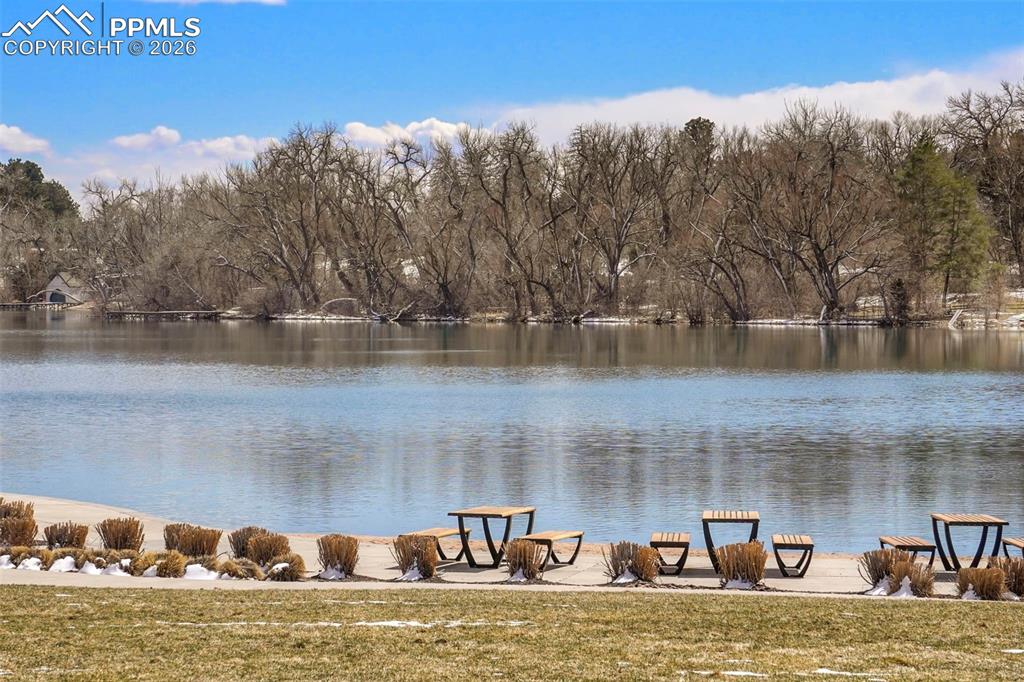 Image 23 of 50: neighborhood