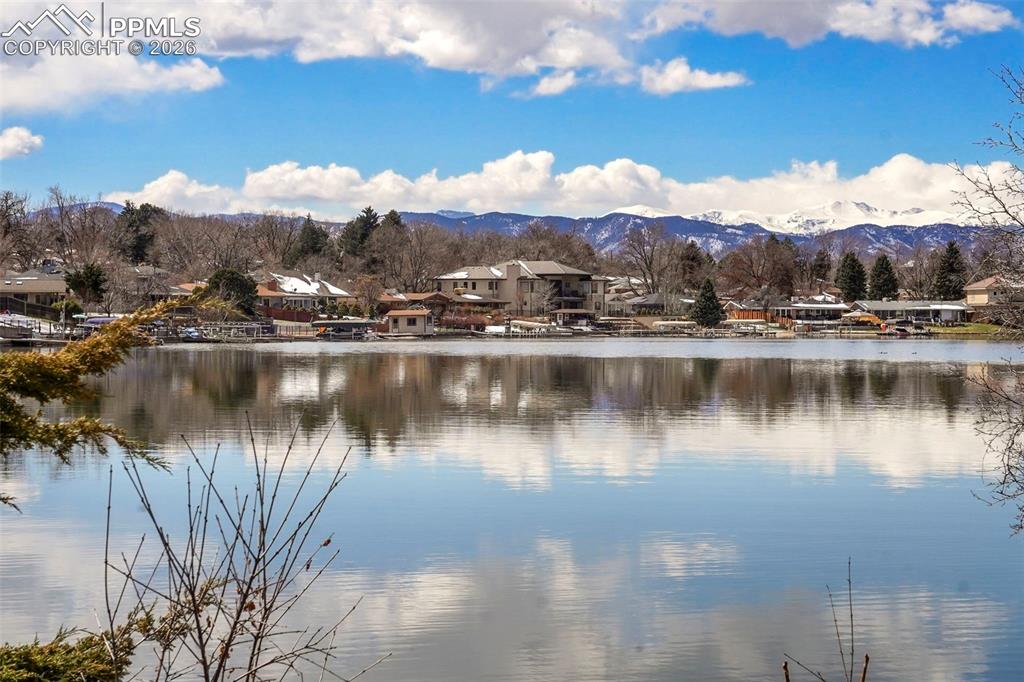 Image 25 of 50: close to parks and lakes