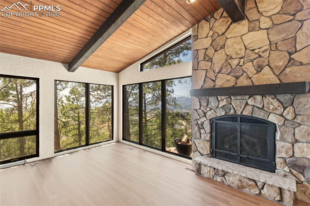 Image 20 of 44: Family Room