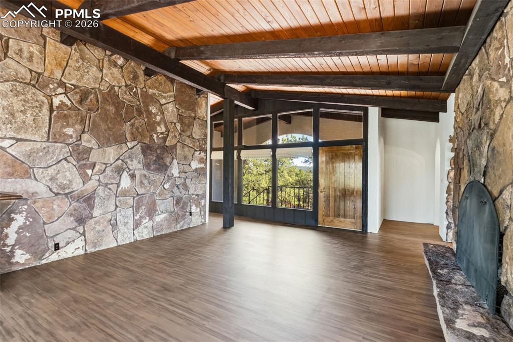 Image 8 of 44: Living Room