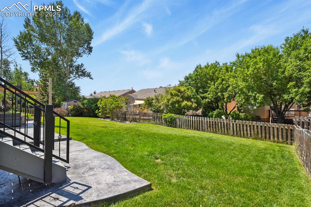 Image 41 of 50: View of yard