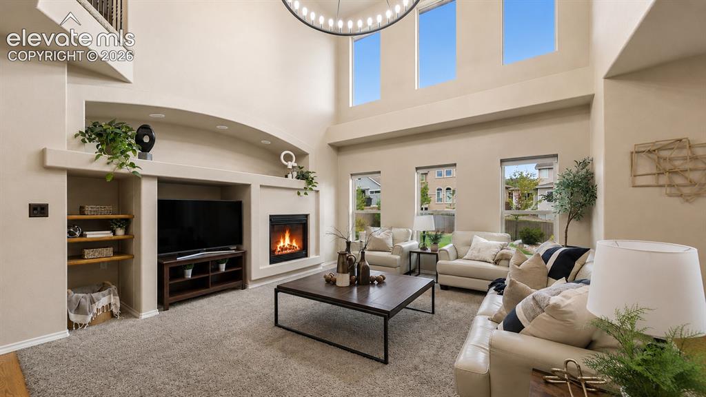 Image 10 of 50: Great Room