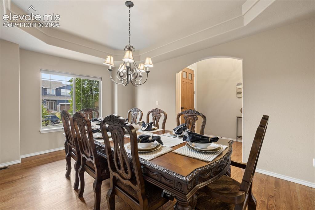 Image 17 of 50: Dining Room