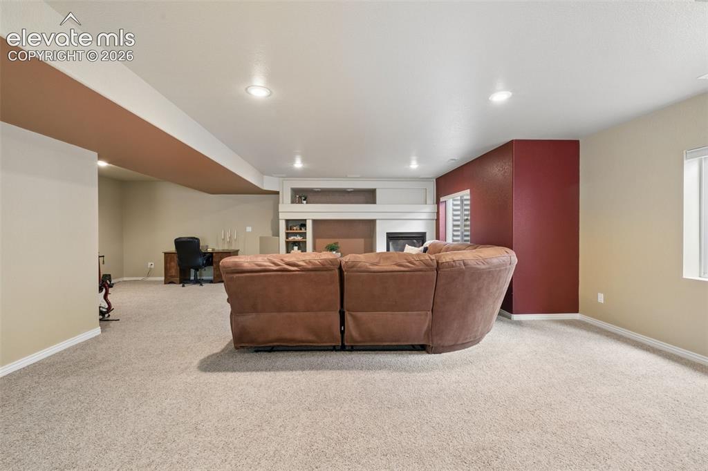 Image 41 of 50: Family Room