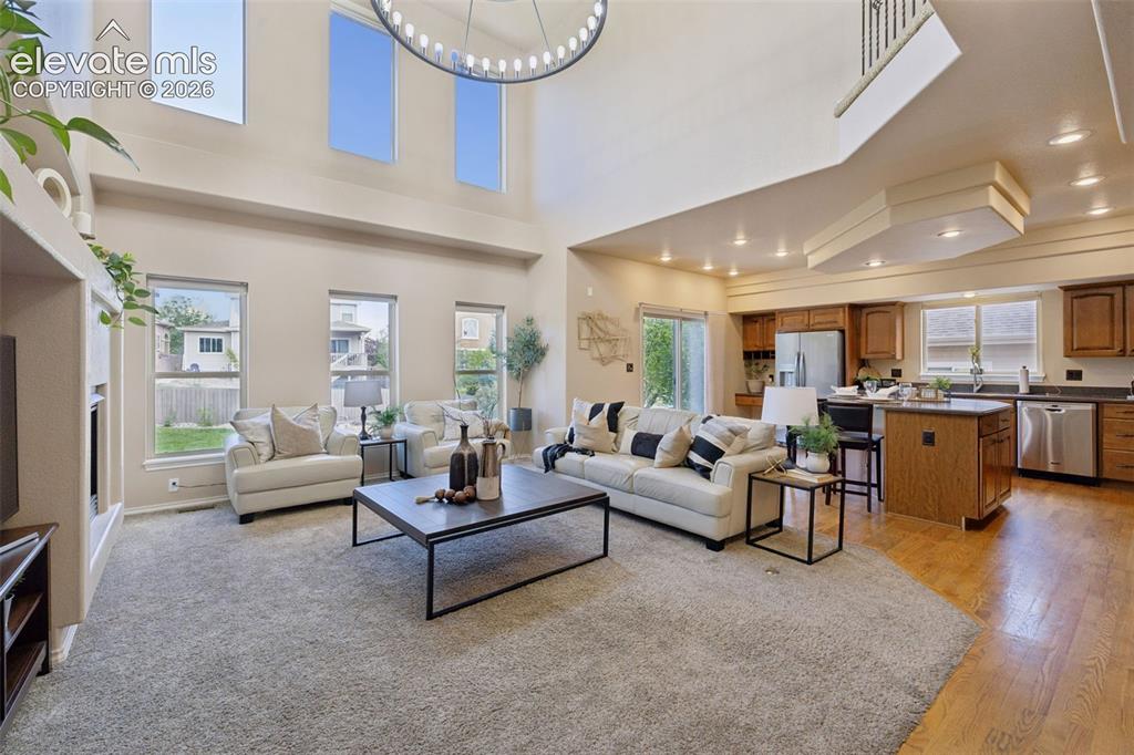 Image 5 of 50: Great Room