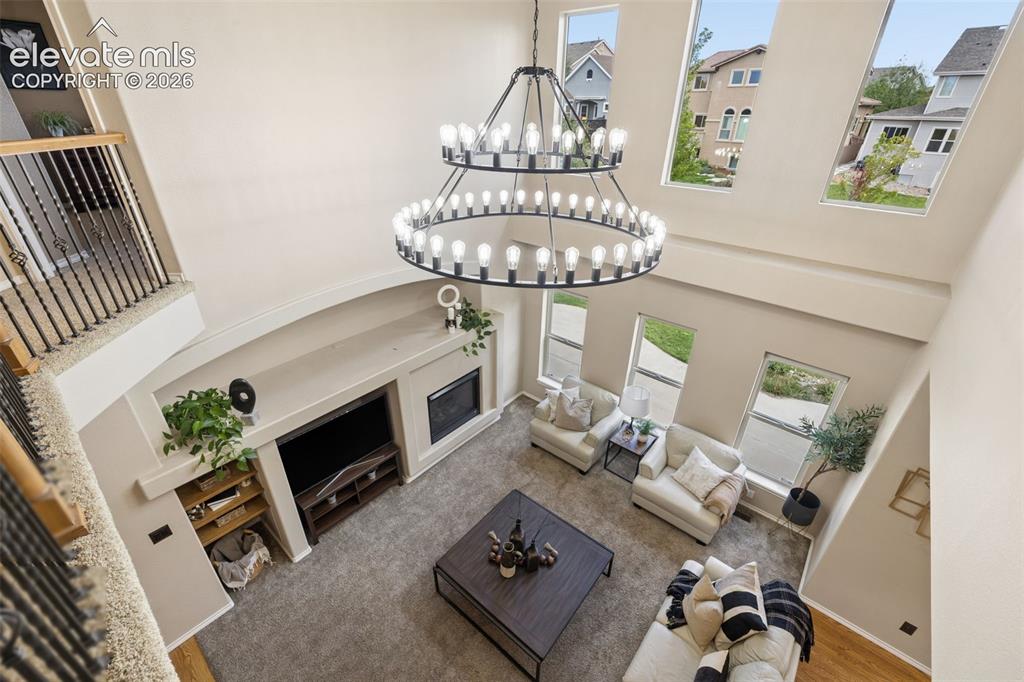 Image 6 of 50: Great Room
