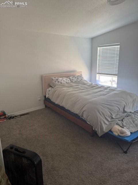 Image 11 of 15: Bedroom