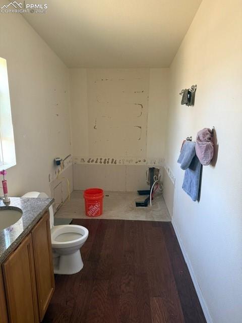 Image 14 of 15: Bathroom