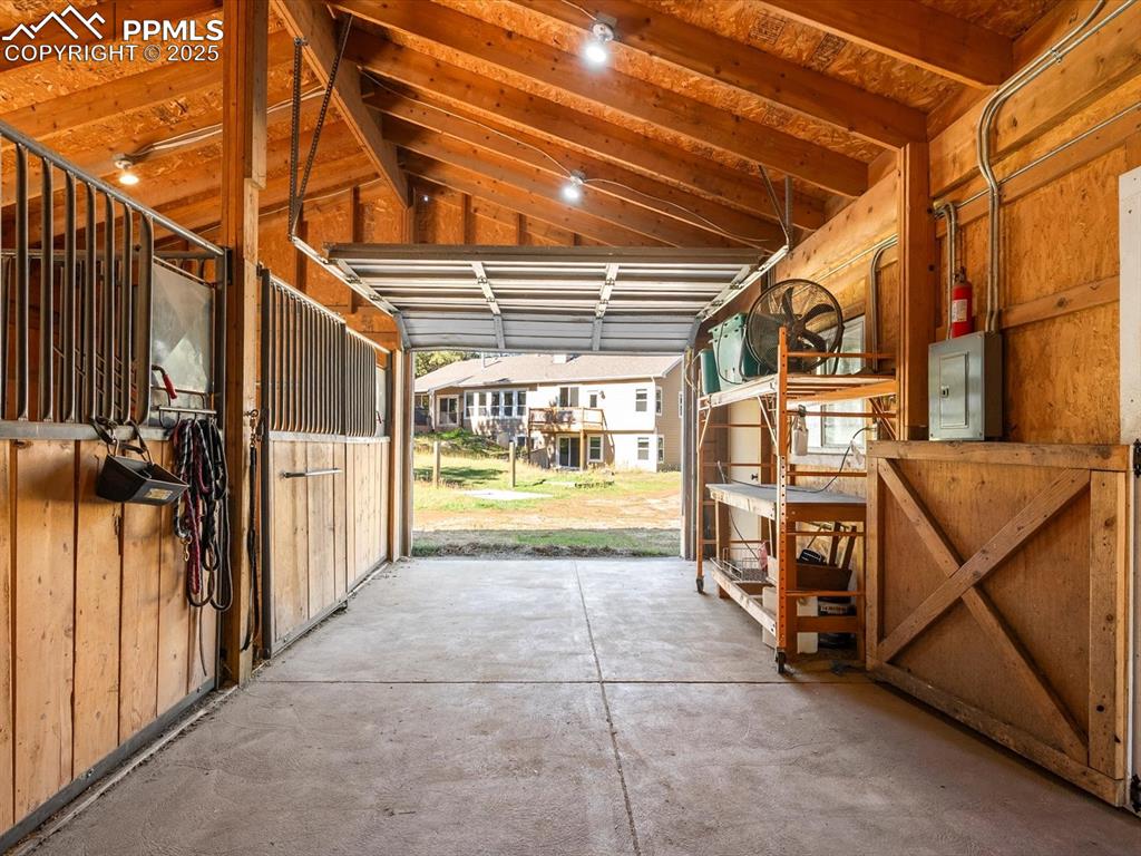 Image 27 of 31: Stable