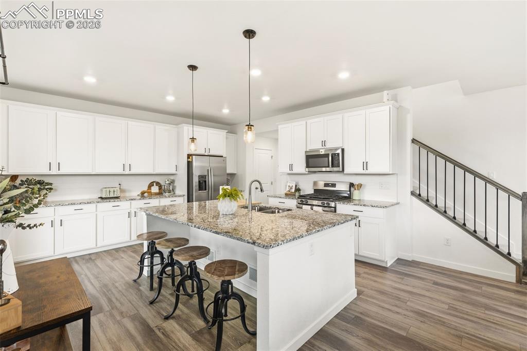 Image 17 of 43: Kitchen