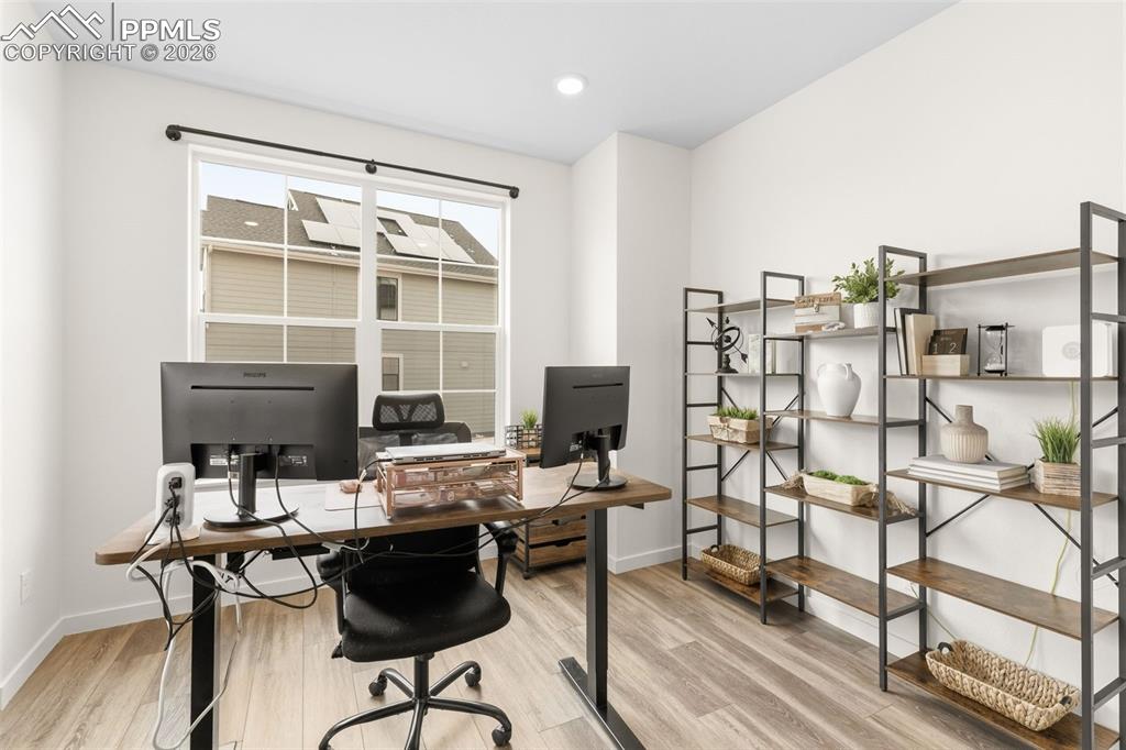 Image 20 of 43: Office