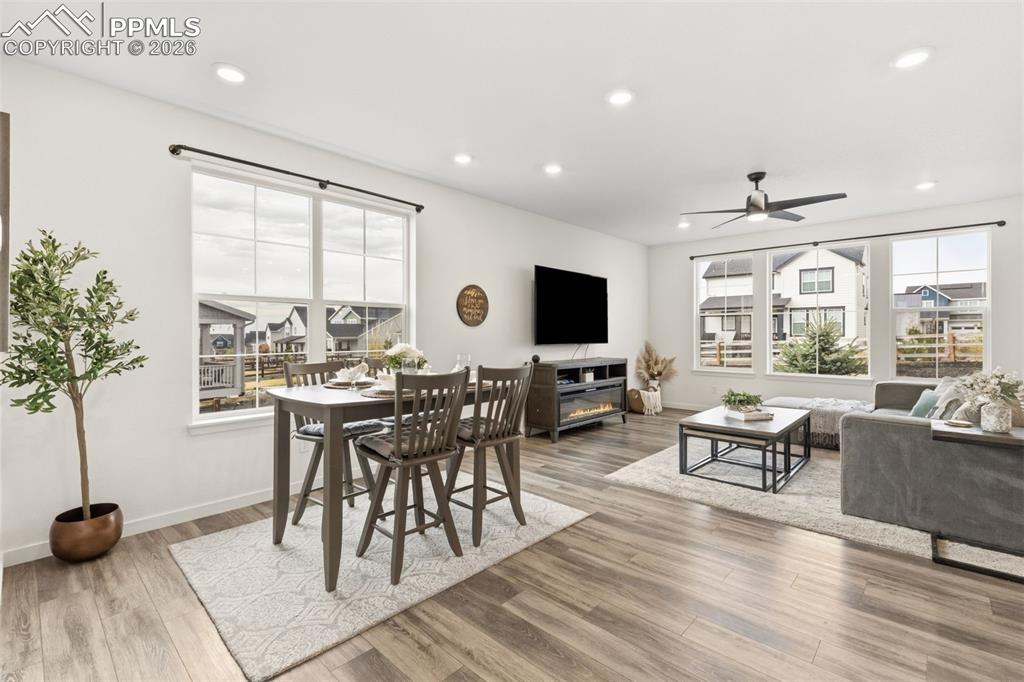 Image 21 of 43: Dining Area