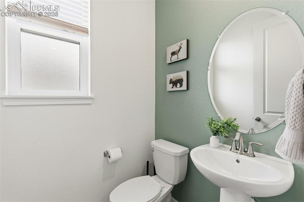 Image 22 of 43: Bathroom