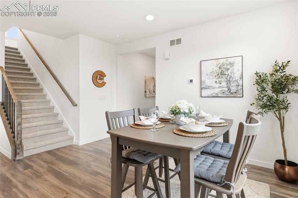 Image 23 of 43: Dining Area