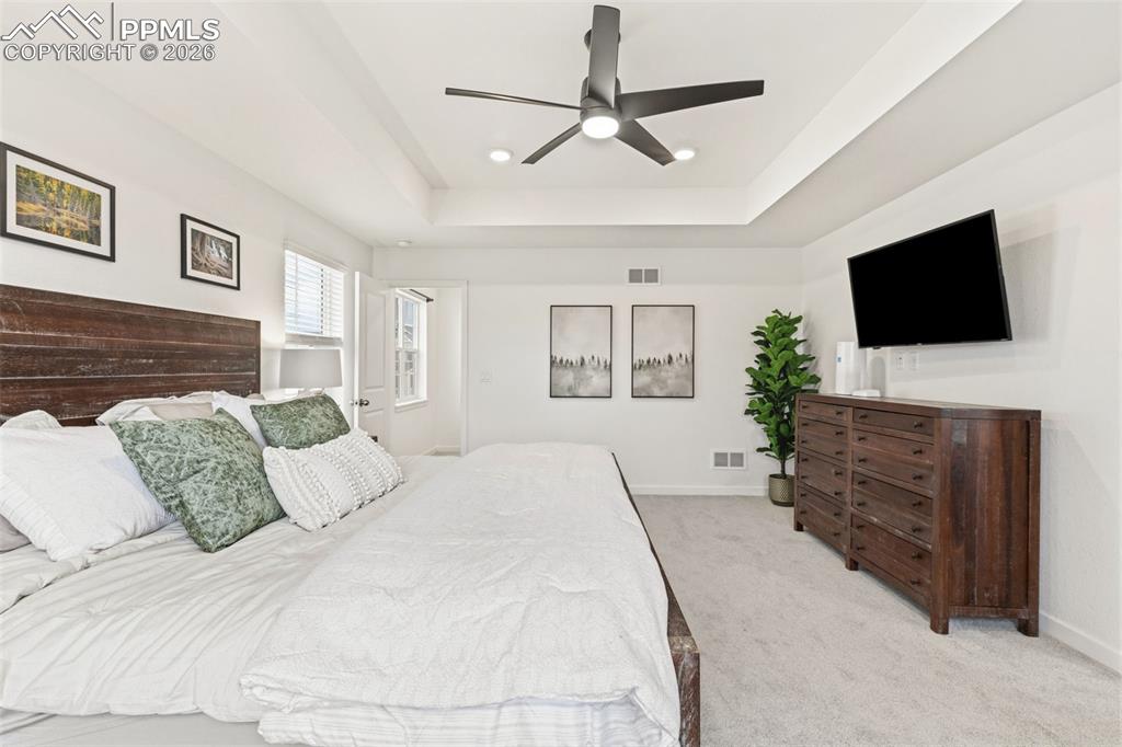 Image 26 of 43: Bedroom