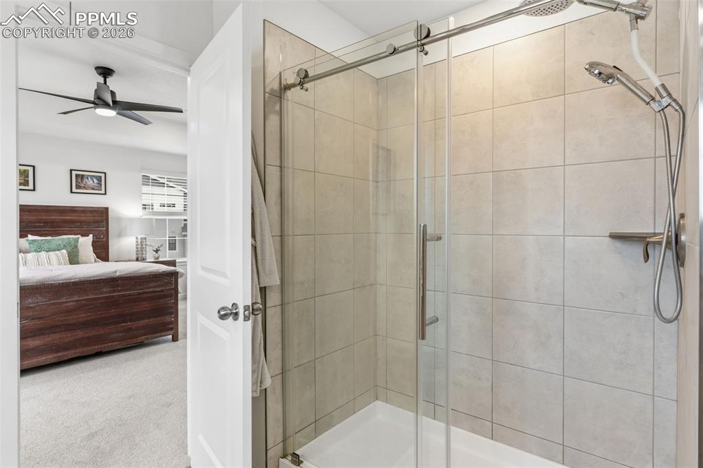 Image 30 of 43: Bathroom