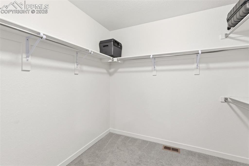 Image 32 of 43: Closet