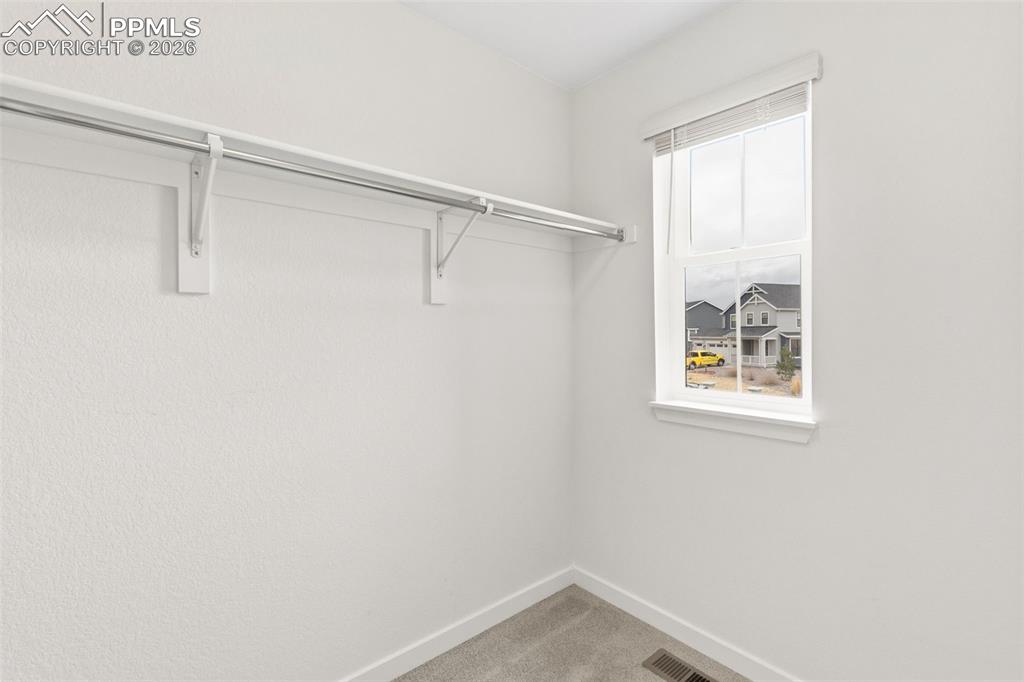 Image 34 of 43: Closet