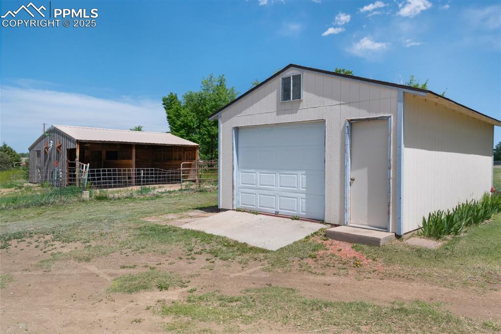 Image 43 of 49: Detached 1 Car & Horse Barn