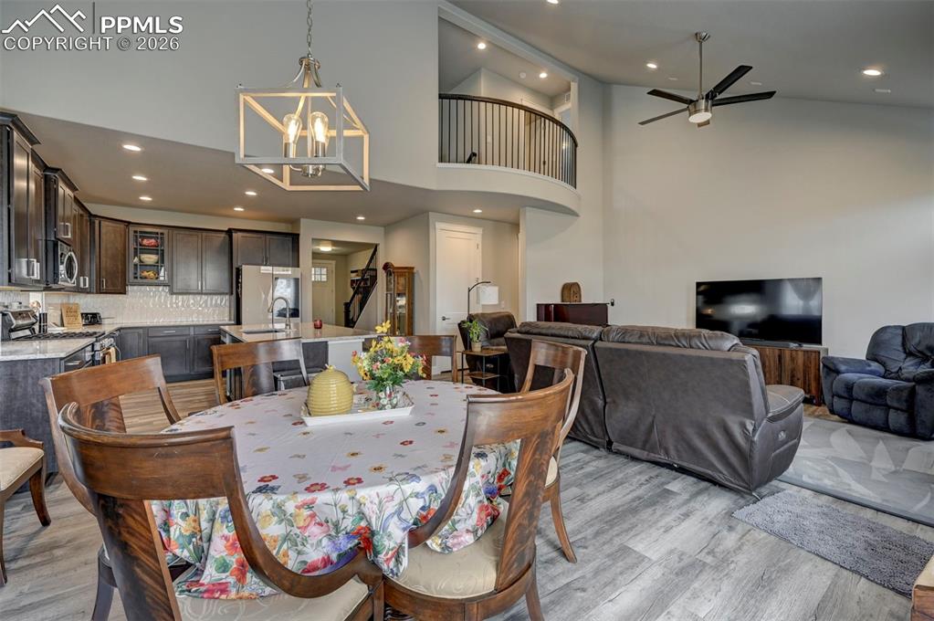 Image 13 of 48: Dining Area