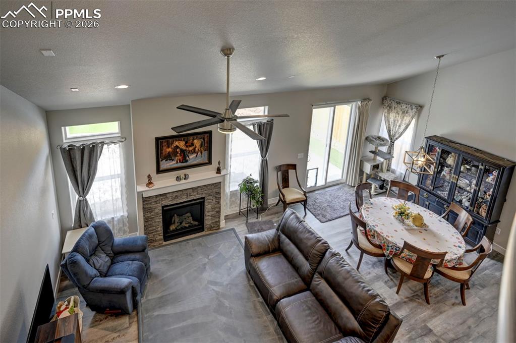 Image 27 of 48: Living Room