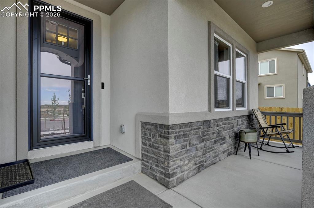 Image 4 of 48: Entry