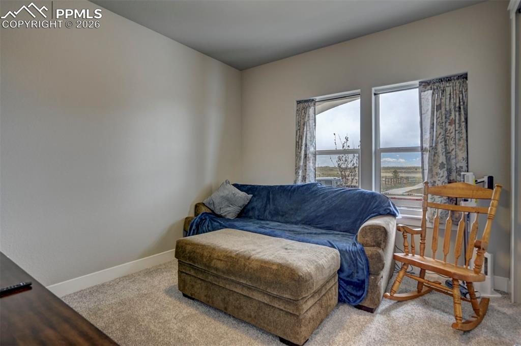 Image 7 of 48: Bedroom