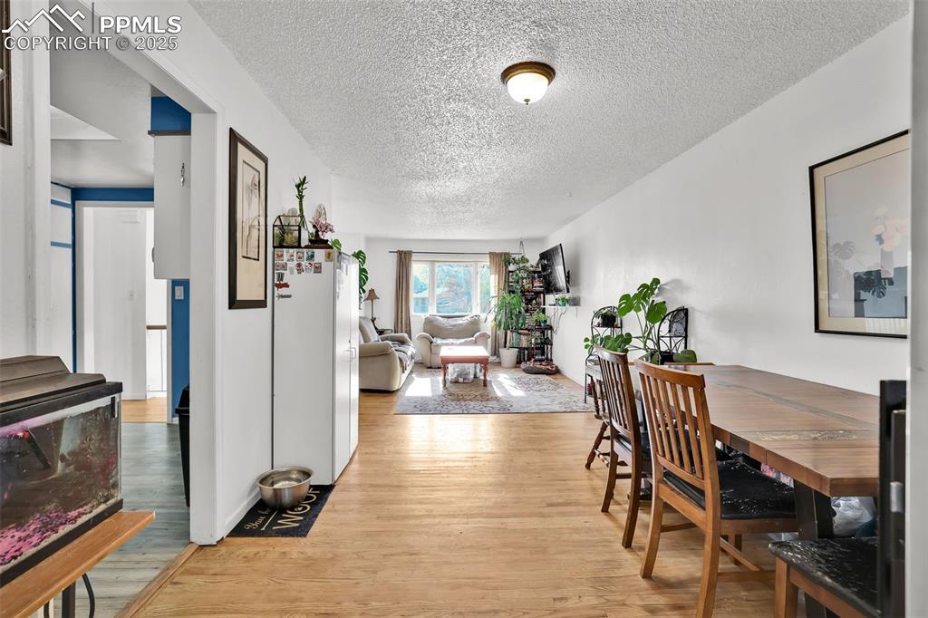 Image 5 of 15: Dining Room