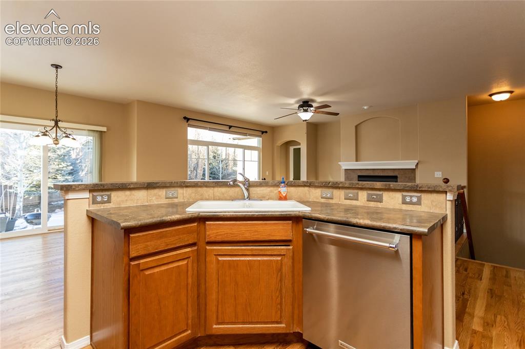 Image 17 of 48: Kitchen