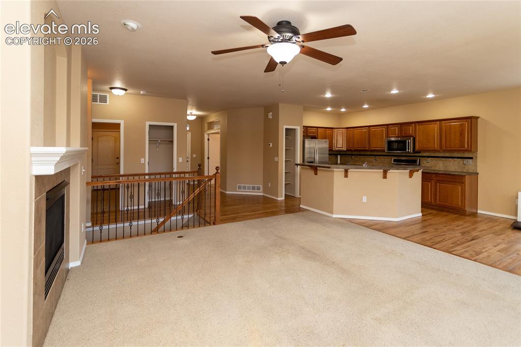 Image 20 of 48: Living Room