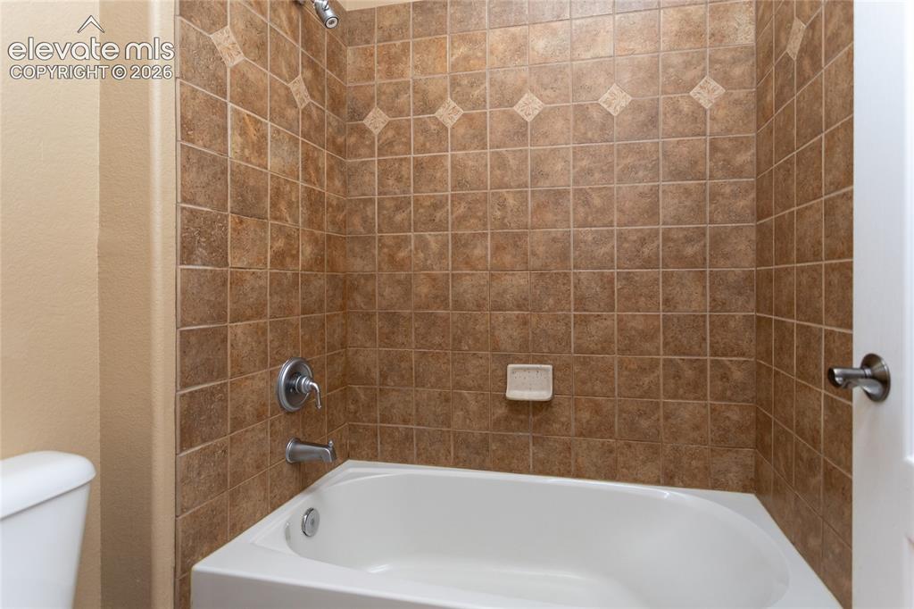 Image 38 of 48: Bathroom