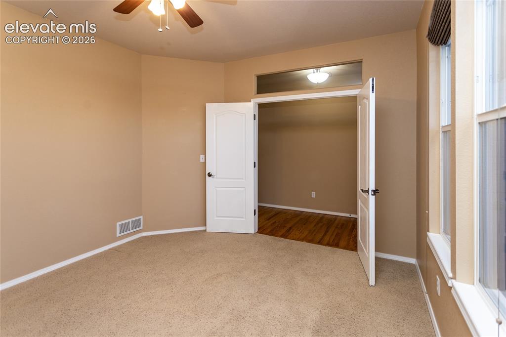 Image 8 of 48: Bedroom